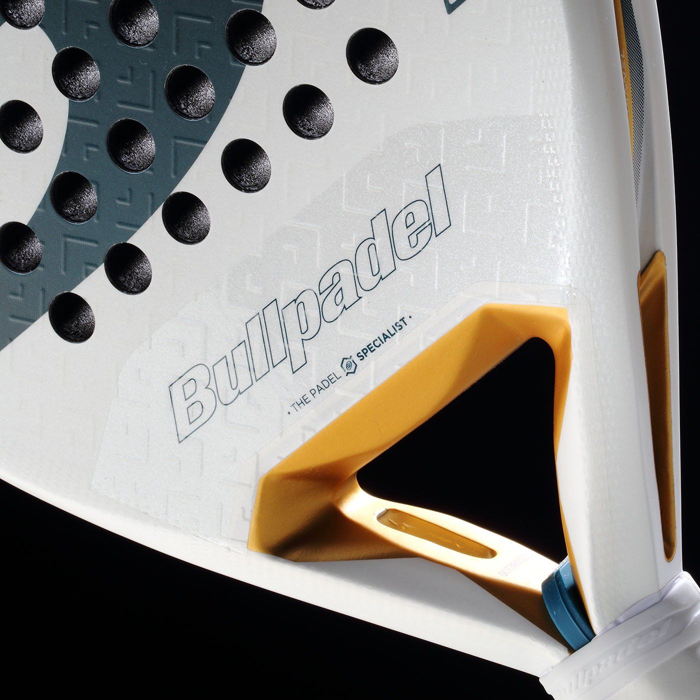 BULLPADEL RACKET PEARL 26