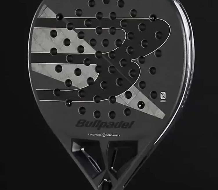 PALA BULLPADEL VERTEX 04 CFM APA